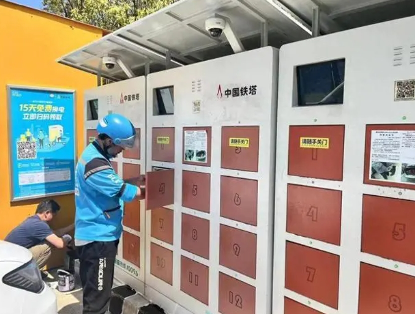 1分鐘讓外賣小哥隨時(shí)“滿電”，武漢兩萬(wàn)組鋰電池?fù)Q新“上崗”